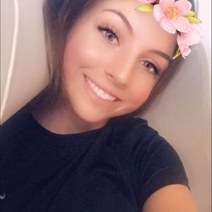 Meet your Posher, Mikayla